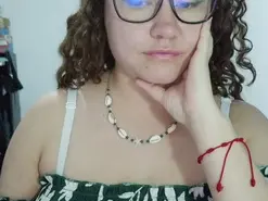 Amateur Nude Webcam of Curly_greeneyed