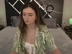 Amateur Free Live Porn of CyrenaLuxe