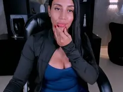 Amateur Adult Webcam of CharlotteCox