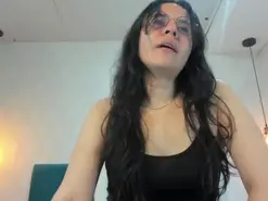 Amateur Nude Webcam of EmilyBuu