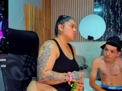 Amateur Live Porn of CoupleNextDoorX