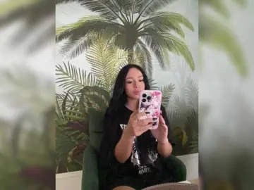 Bongacams Sex Cam of LadyOfDesire