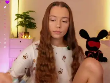 Bongacams Watch Live Sex Cams of MaybeBabeTV