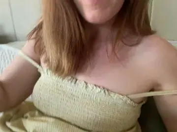 Bongacams Free Porn Cam of REDHEADROSIE