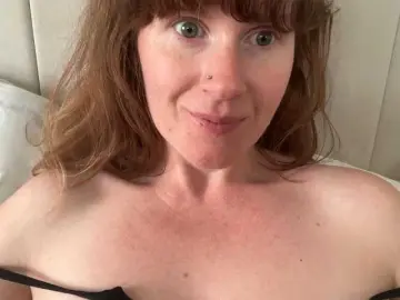 Bongacams Best Webcam of REDHEADROSIE