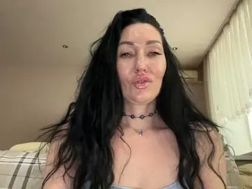 Bongacams Private Sex Chat of KorolevaQween000