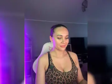 Bongacams Adult Webcam of QWEENII