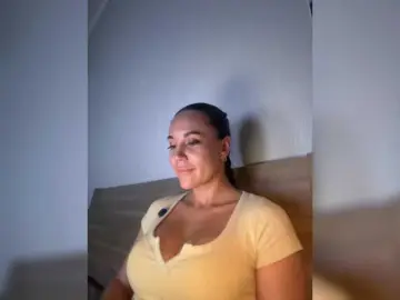 Bongacams Free Live Porn of QWEENII