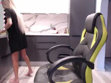 Privates for 90+ tokens sex chat