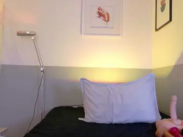 Bongacams Free Porn Cam of cutepetitee