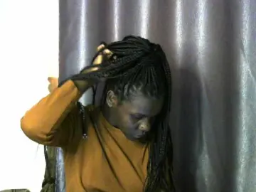 Bongacams Sex Cam of Little-queen