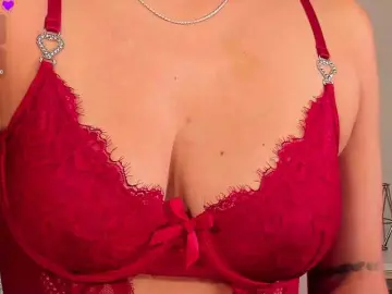 Bongacams Adult Webcam of KyomiVelvet