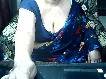 Bongacams Private Sex Chat of Indianbhabhimilf40
