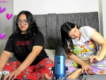 Bongacams Watch Live Sex Cams of maddie-and-chelsea