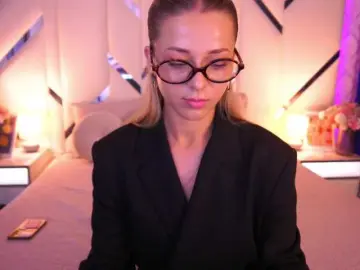 Bongacams Free Live Porn of LoveeDove
