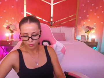 Bongacams Best Webcam of LoveeDove