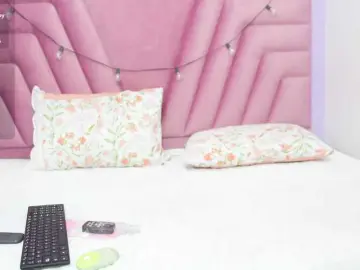 Bongacams Free Porn Cam of horny18girl