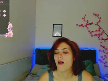 Bongacams Free Live Porn of DellaRowwe