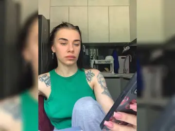 Bongacams Free Live Porn of MaidenCrystal