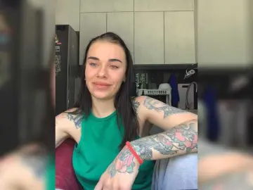 Bongacams Sex Cam of MaidenCrystal