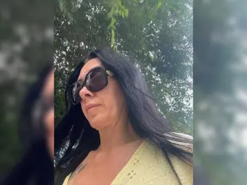 Bongacams Sex Cam of KarolinaMilf
