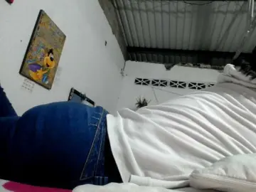 Bongacams Free Porn Cam of maturehornykinky