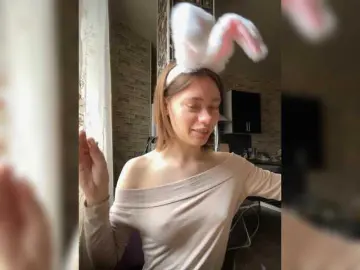 Bongacams Free Porn Cam of 18YoungPussy18