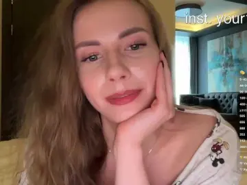 Bongacams Watch Live Sex Cams of -VikkiL0vesCheese-