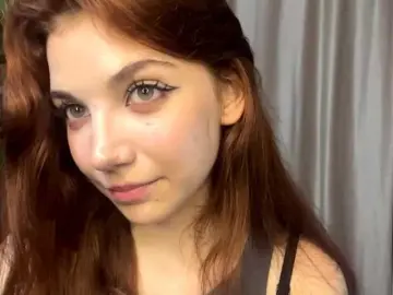 Bongacams Sex Cam of MyrleLinnan