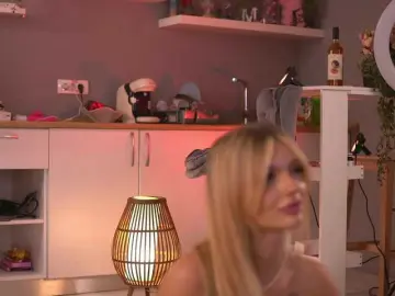 Bongacams Sex Cam of LeyaMeyers