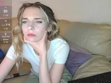 Bongacams Sex Cam of Almondmilka