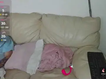 Bongacams Live Sex of Almondmilka