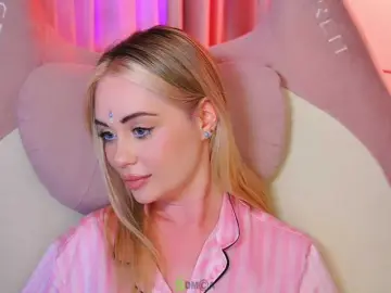 Blonde babe sex chat