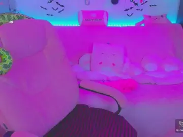 Bongacams Watch Live Sex Cams of LittleKitsune