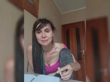 Bongacams Free Porn Cam of Hellenalonenochka