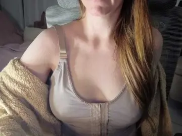Bongacams Live Sex Cam of CreamyWoman