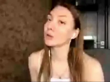 Bongacams Live Porn of MyrticeDollen