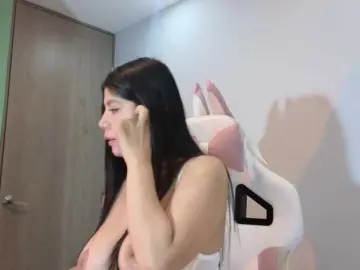 Bongacams Watch Live Sex Cams of Cloesweety