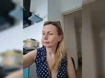 Bongacams Adult Webcam of ShiningMILF