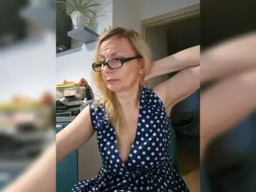Bongacams Watch Live Sex Cams of ShiningMILF