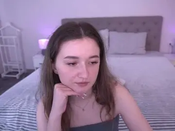 Bongacams Sex Cam of CyrenaLuxe