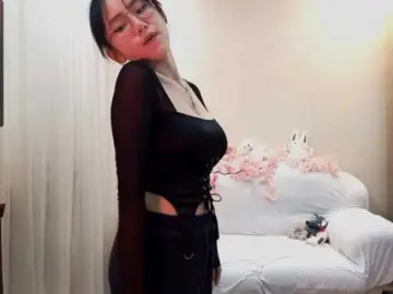 Bongacams Watch Live Sex Cams of MyrleHenggeler