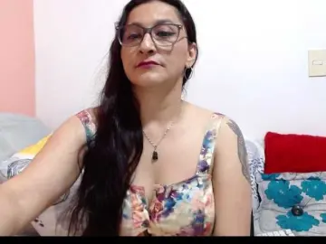 Bongacams Free Porn Cam of KarinaSuarez1