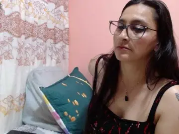 Bongacams Live Porn of KarinaSuarez1