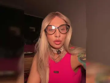 Bongacams Watch Live Sex Cams of CosmoV1be