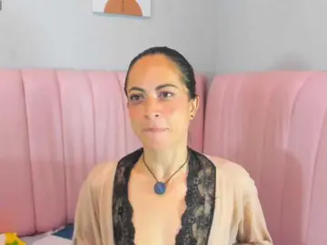 Bongacams Sex Cam of Luciecarter