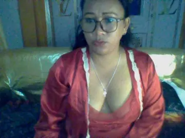 Bongacams Live Sex Cam of Myrahsexy