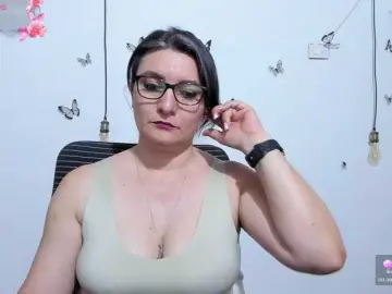 Bongacams Free Live Porn of Amie-Adams82