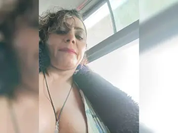 Bongacams Live Porn of AlexaBrown12