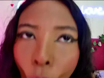 Bongacams Nude Webcam of Ellie-Cute7